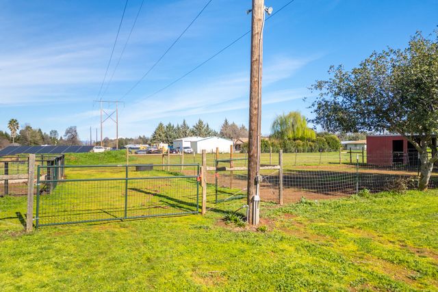 8567 Winona Way, Redding, CA 96002