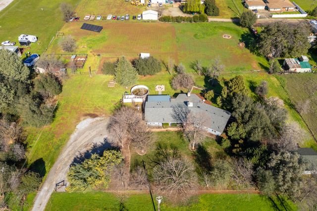 8567 Winona Way, Redding, CA 96002