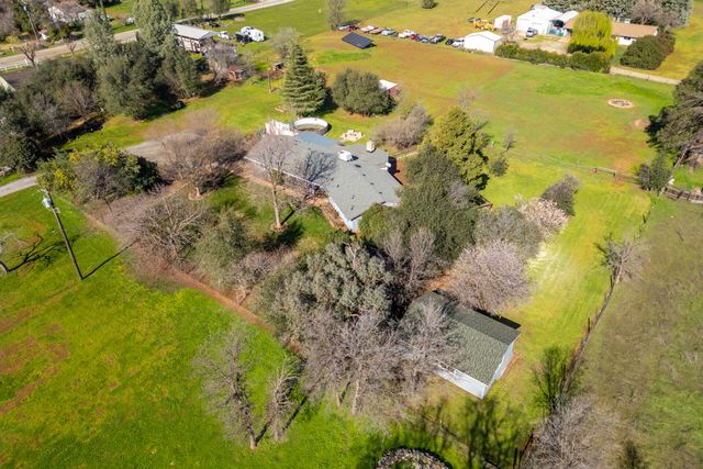 8567 Winona Way, Redding, CA 96002