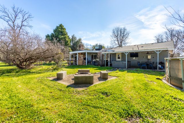 8567 Winona Way, Redding, CA 96002