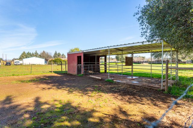 8567 Winona Way, Redding, CA 96002