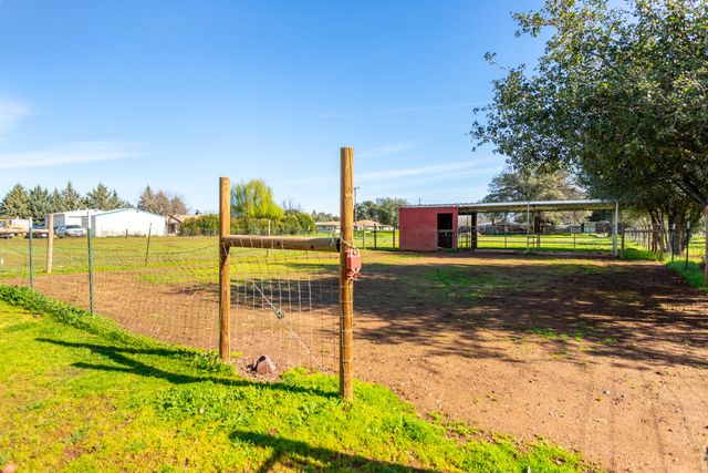 8567 Winona Way, Redding, CA 96002