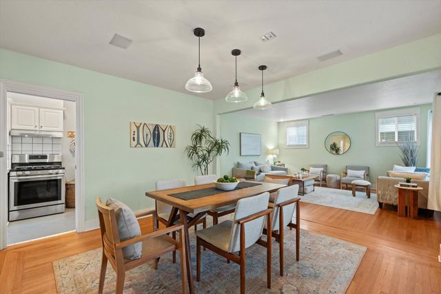 1041 Santa Barbara Ct, Sacramento, CA 95816