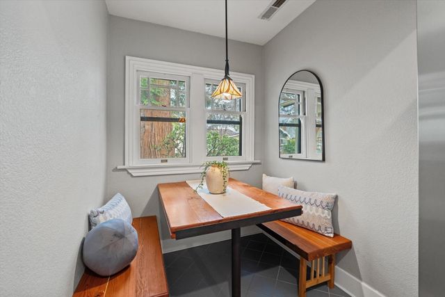 1041 Santa Barbara Ct, Sacramento, CA 95816