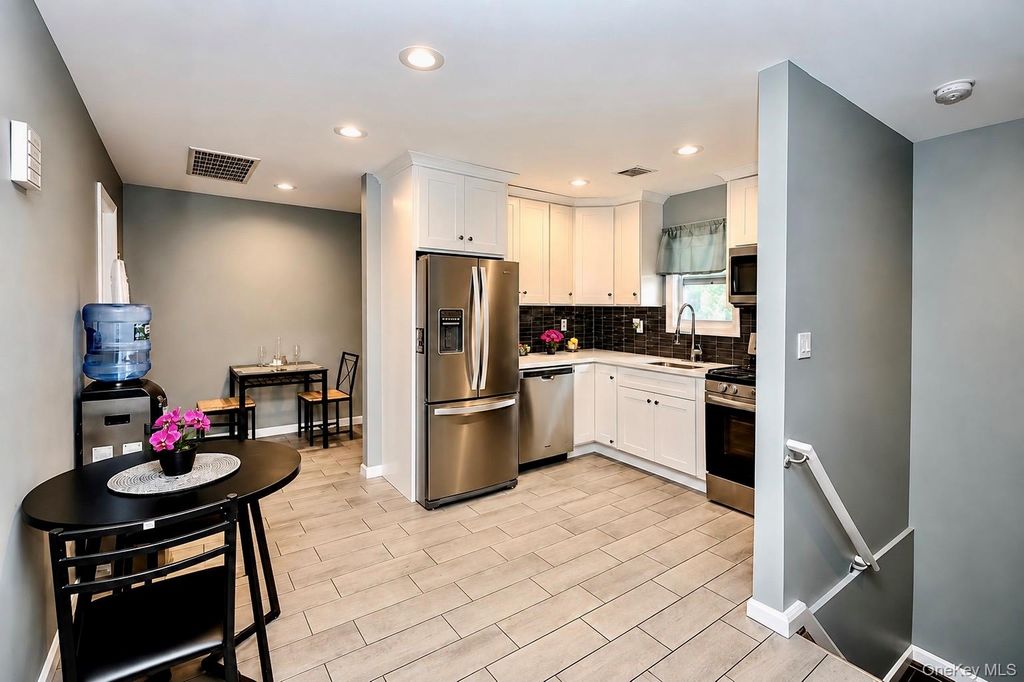 107 W Centennial Avenue, Roosevelt, NY 11575 — photo 4