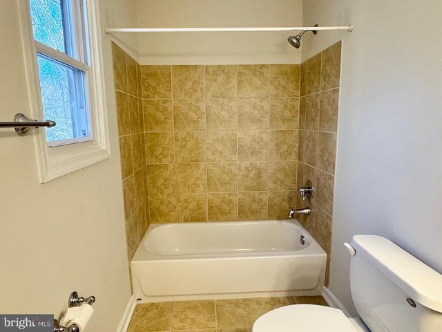 4 SAINT JAMES CT, Stafford, VA 22556