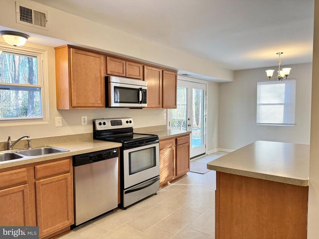 4 SAINT JAMES CT, Stafford, VA 22556