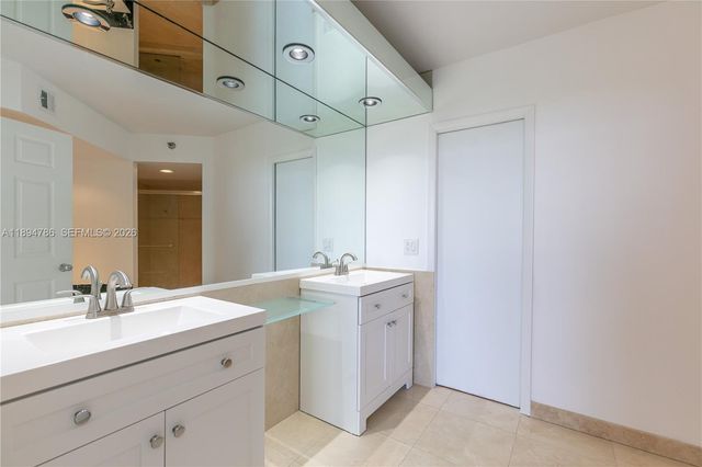 3400 NE 192nd Street LPH5, Aventura, FL 33180