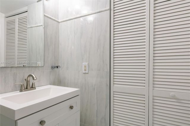 3400 NE 192nd Street LPH5, Aventura, FL 33180