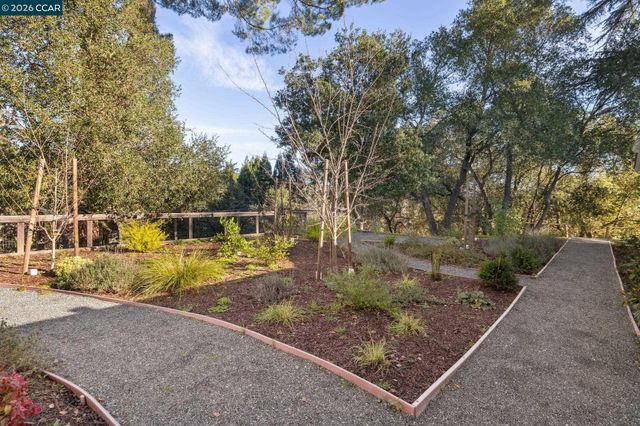 4040 LOS ARABIS DRIVE, Lafayette, CA 94549