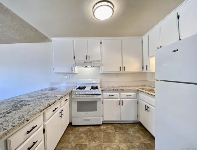 8965 Switzer Dr, Spring Valley, CA 91977