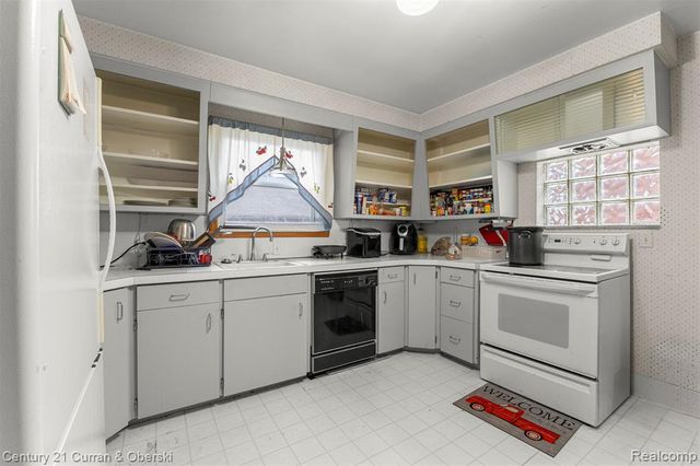 14050 Garfield, Redford, MI 48239