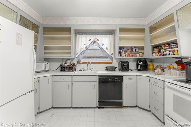 14050 Garfield, Redford, MI 48239