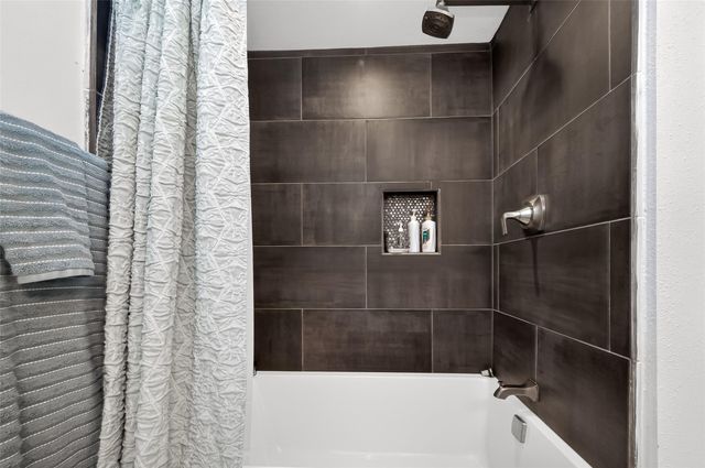 548 Brandon Road, Conroe, TX 77302