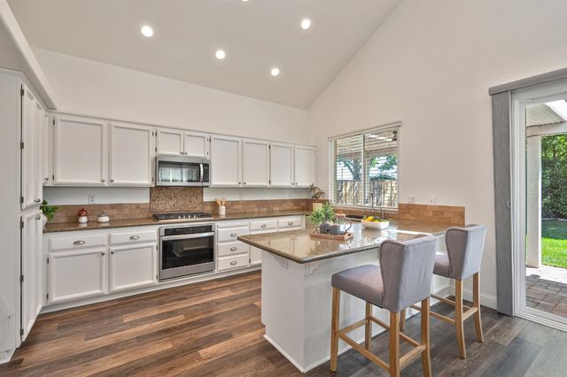 316 Thrush Ct, Roseville, CA 95747