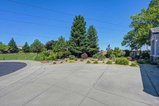 316 Thrush Ct, Roseville, CA 95747