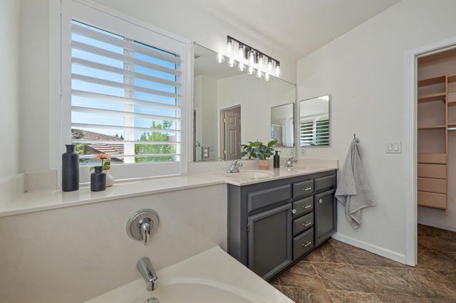 316 Thrush Ct, Roseville, CA 95747