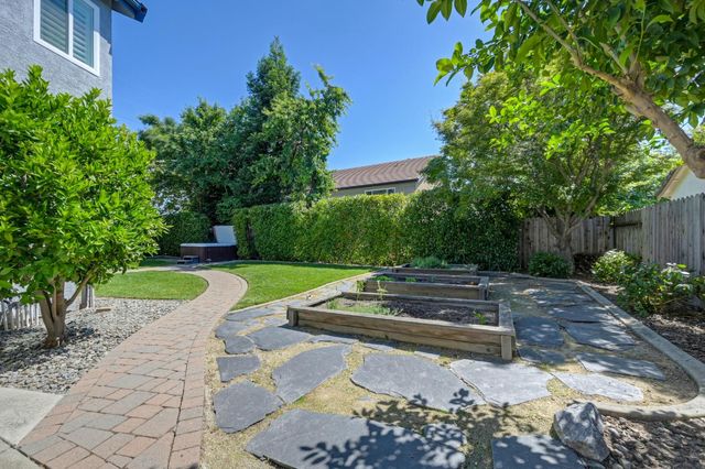 316 Thrush Ct, Roseville, CA 95747