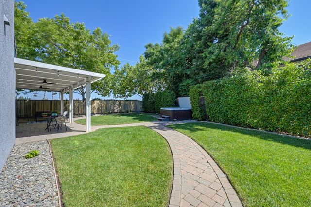 316 Thrush Ct, Roseville, CA 95747