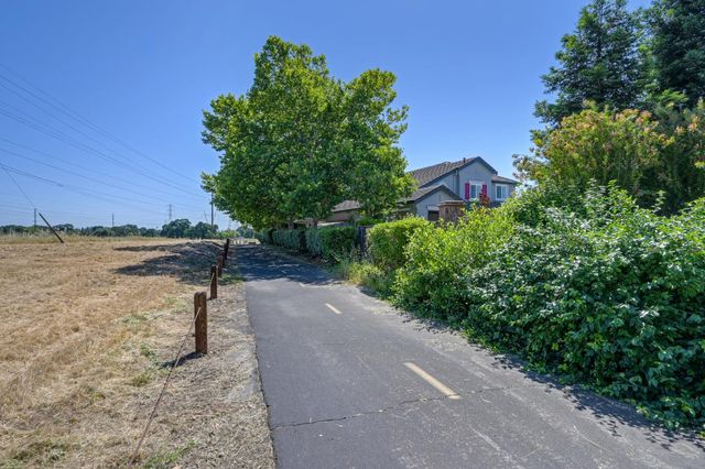 316 Thrush Ct, Roseville, CA 95747