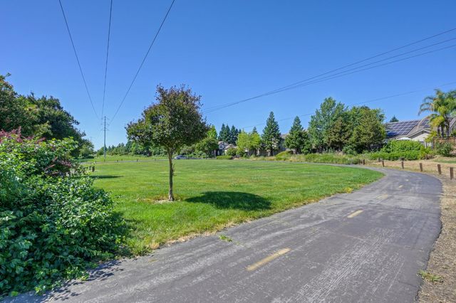 316 Thrush Ct, Roseville, CA 95747