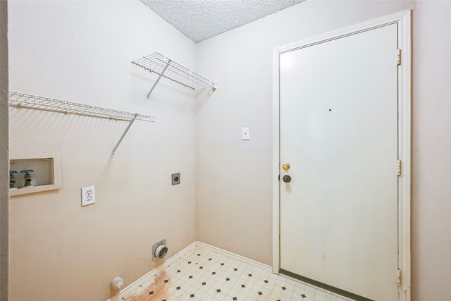 1604 Green Hill Drive, Arlington, TX 76014