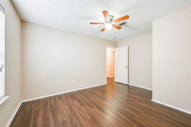 1604 Green Hill Drive, Arlington, TX 76014