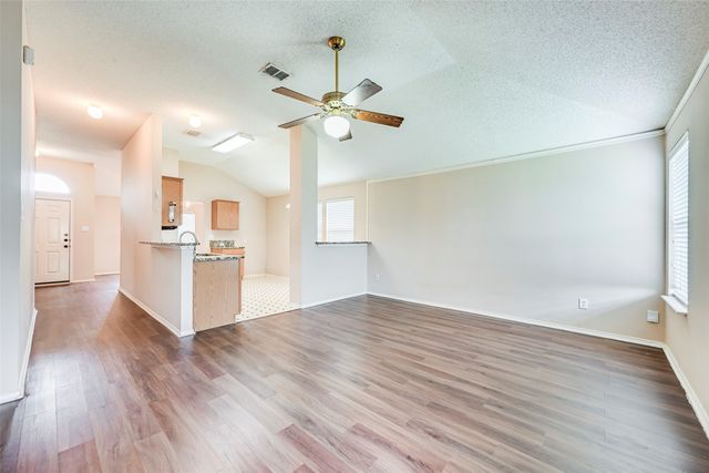 1604 Green Hill Drive, Arlington, TX 76014