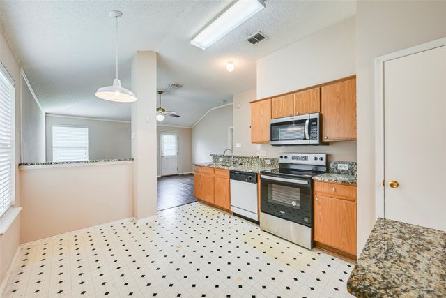 1604 Green Hill Drive, Arlington, TX 76014