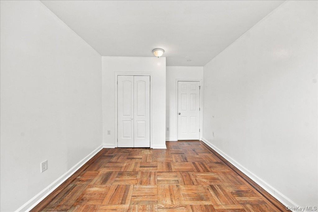 1022 E 219th Street, Bronx, NY 10469 — photo 3