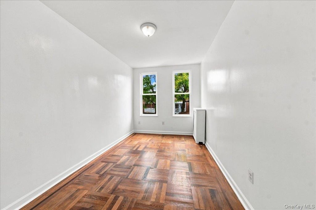1022 E 219th Street, Bronx, NY 10469 — photo 5