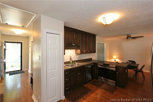 703 Dogwood Road, Jeffersonville, IN 47130