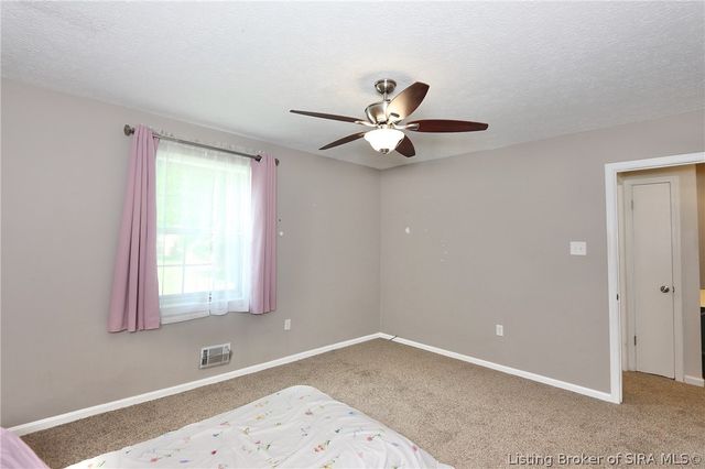 703 Dogwood Road, Jeffersonville, IN 47130