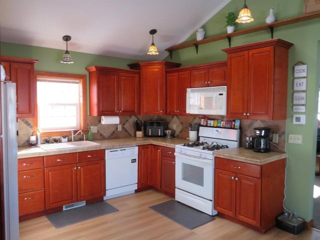 615 CHIPPEWA STREET, Merrill, WI 54452