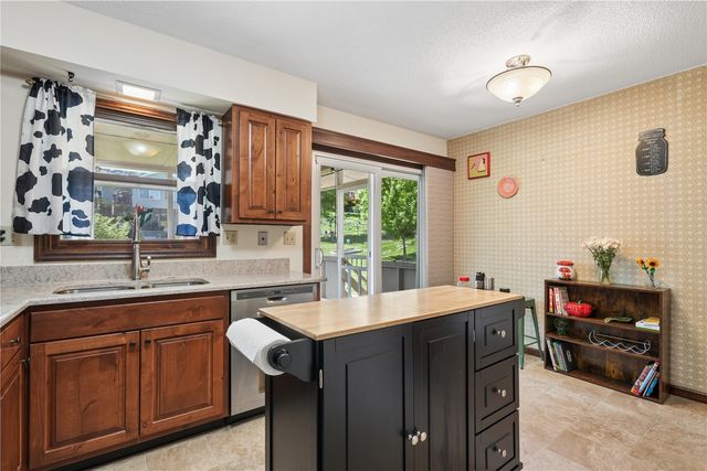 5201 Broadlawn Drive SE, Cedar Rapids, IA 52403