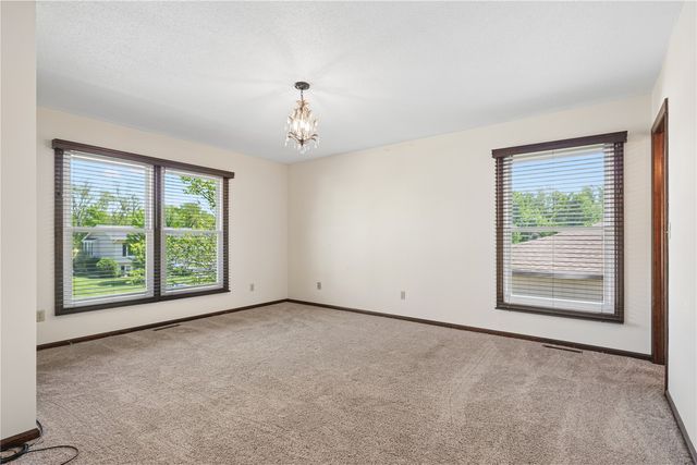 5201 Broadlawn Drive SE, Cedar Rapids, IA 52403