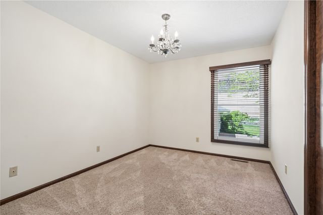5201 Broadlawn Drive SE, Cedar Rapids, IA 52403