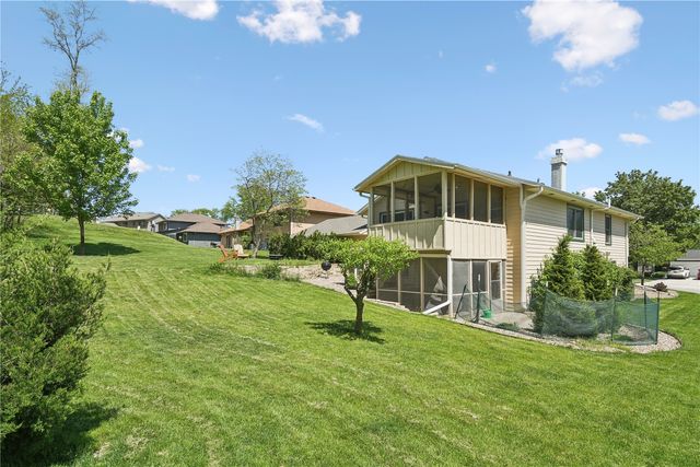 5201 Broadlawn Drive SE, Cedar Rapids, IA 52403