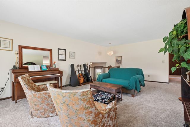 5201 Broadlawn Drive SE, Cedar Rapids, IA 52403