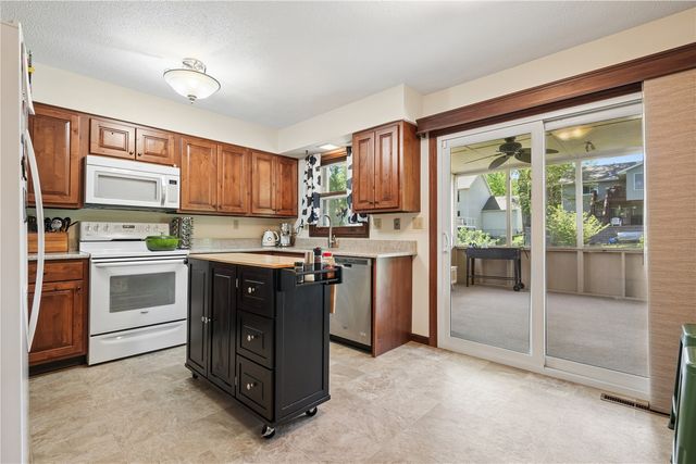 5201 Broadlawn Drive SE, Cedar Rapids, IA 52403