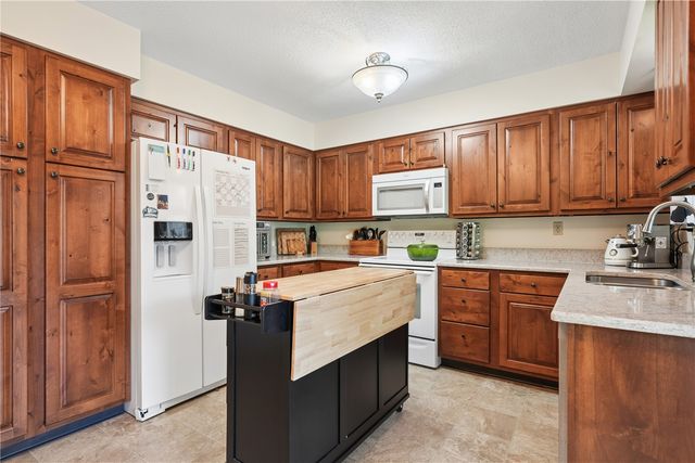 5201 Broadlawn Drive SE, Cedar Rapids, IA 52403