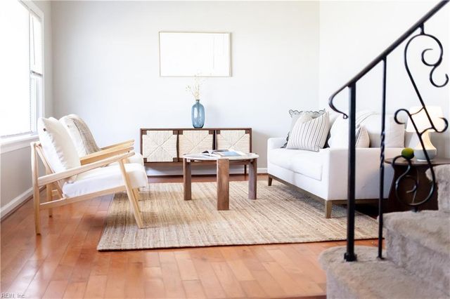 1221 River Oaks DR, Norfolk, VA 23502