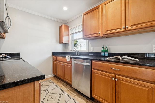 1221 River Oaks DR, Norfolk, VA 23502