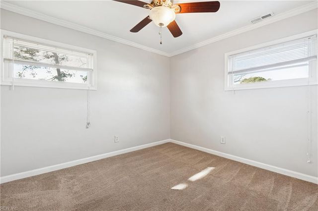 1221 River Oaks DR, Norfolk, VA 23502