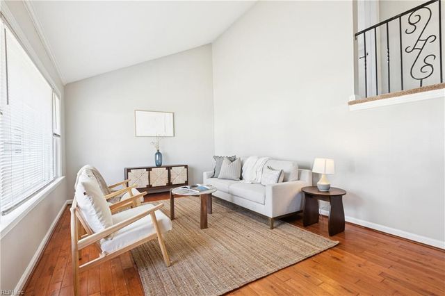 1221 River Oaks DR, Norfolk, VA 23502