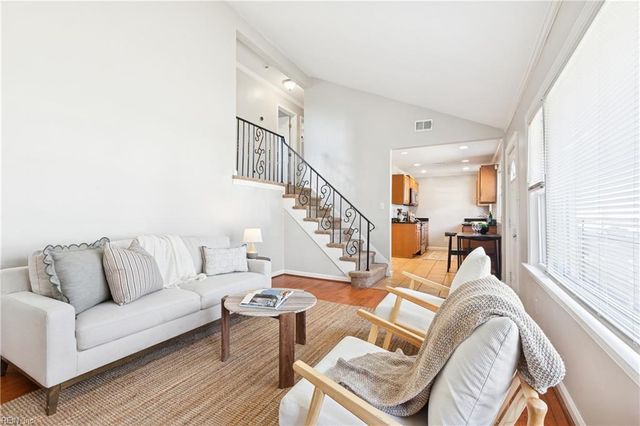 1221 River Oaks DR, Norfolk, VA 23502