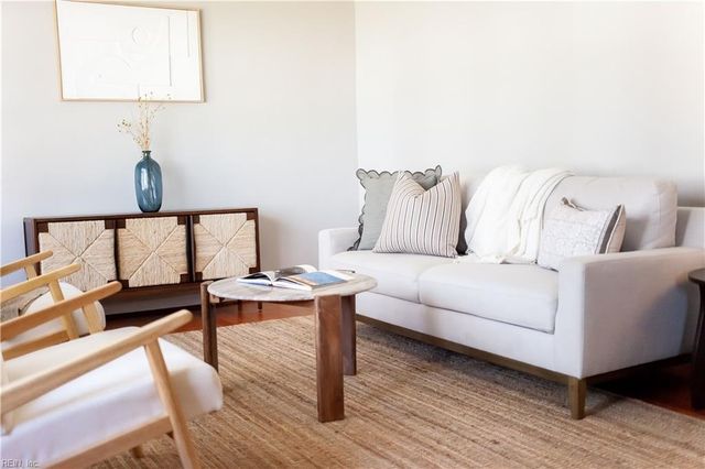 1221 River Oaks DR, Norfolk, VA 23502