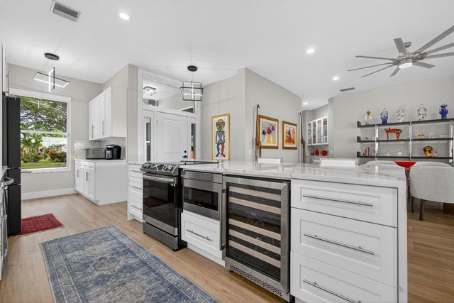 945 Bear Island Circle, West Palm Beach, FL 33409