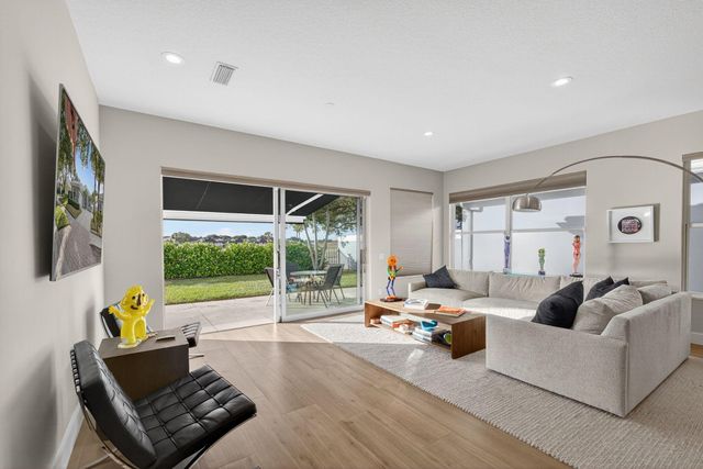 945 Bear Island Circle, West Palm Beach, FL 33409