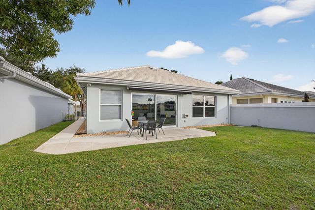 945 Bear Island Circle, West Palm Beach, FL 33409